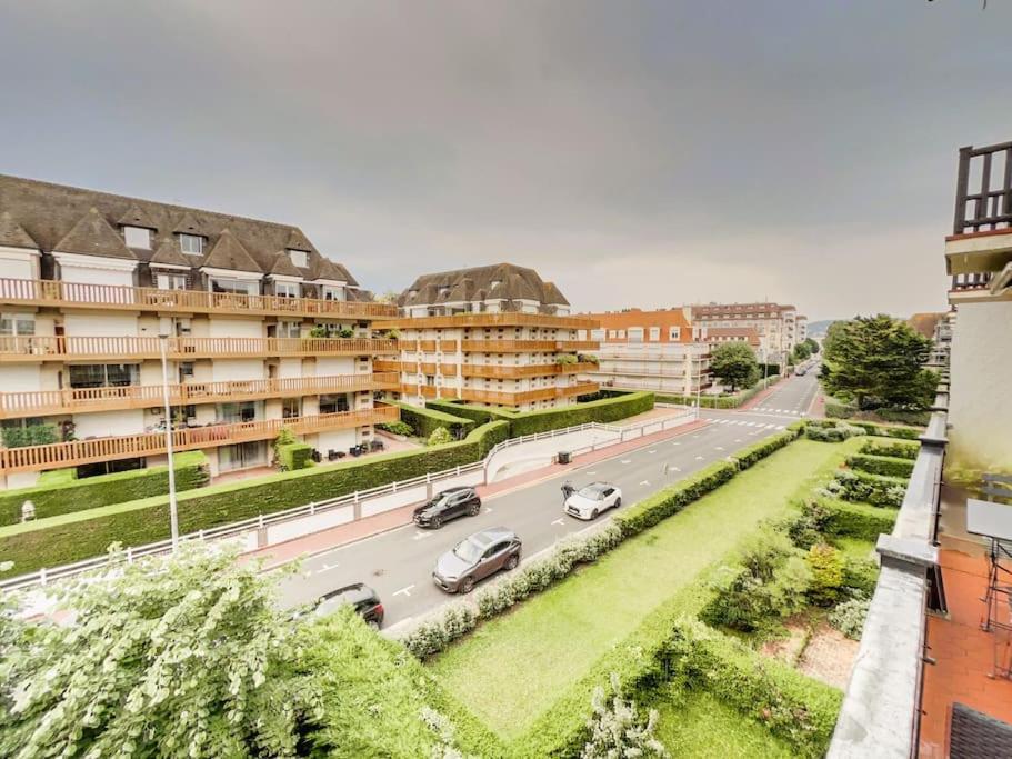 Deauville Triangle D'Or Proche Mer & Casino Aux Clefs Des Sacres Exterior photo
