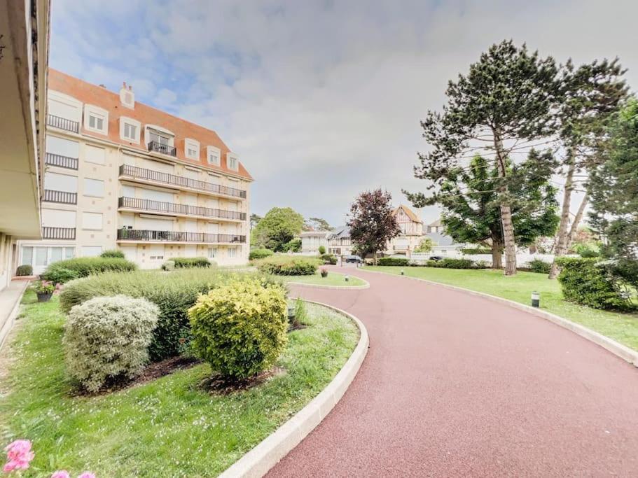 Deauville Triangle D'Or Proche Mer & Casino Aux Clefs Des Sacres Exterior photo