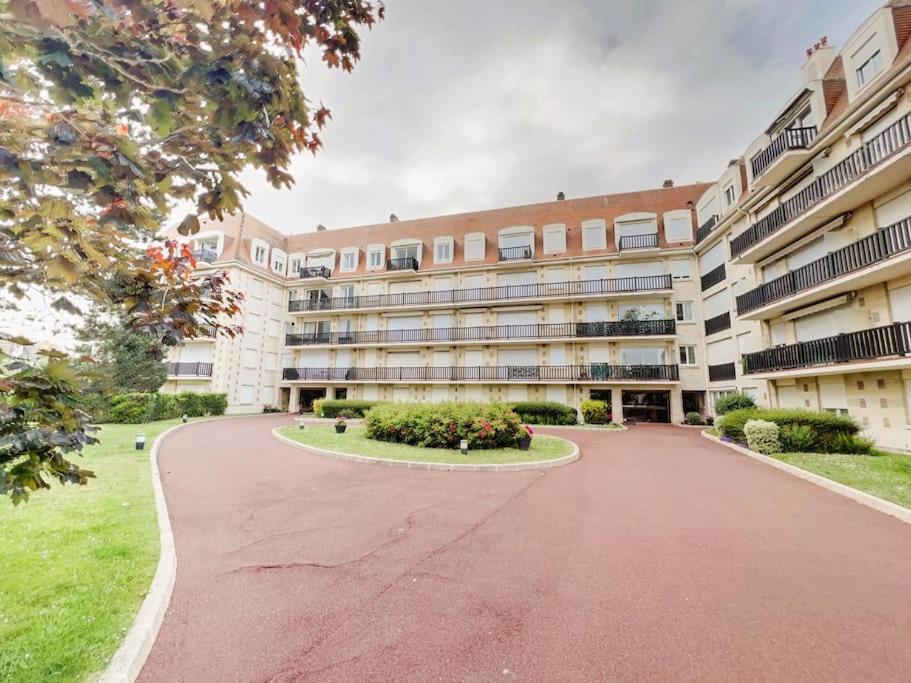 Deauville Triangle D'Or Proche Mer & Casino Aux Clefs Des Sacres Exterior photo