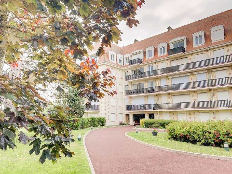 Deauville Triangle D'Or Proche Mer & Casino Aux Clefs Des Sacres Exterior photo